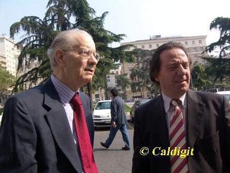Omaggio floreale al Maestro Ruggiero Leoncavallo - Napoli 23 Aprile 2007_009.JPG